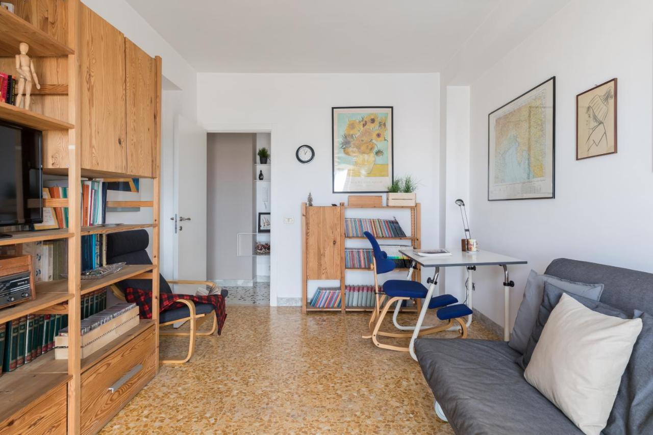 Amoretti Apartment, 6 Persone, 3 Camere, 2 Bagni, Balcone, Wi-fi, Metro B Monti Tiburtini * Rom